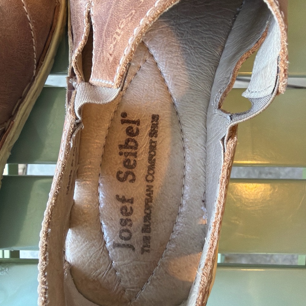 Josef Seibel women’s Tan Leather Slip-On Loafers - Picture 3 of 6